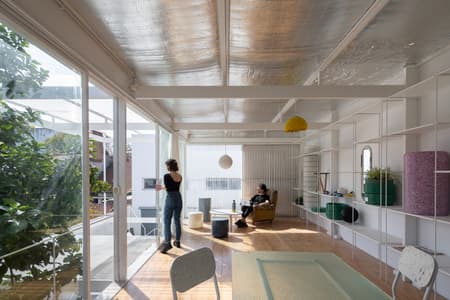 Proyecto Mutan workshop and showroom